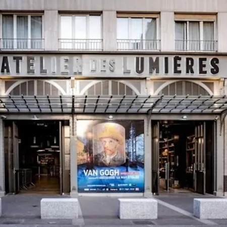 Le Petit Atelier Des Lumieres, Veranda Agreable * Parijs
